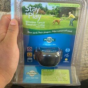Stay and play wireless fence receiver collar. PIF00-14288.
